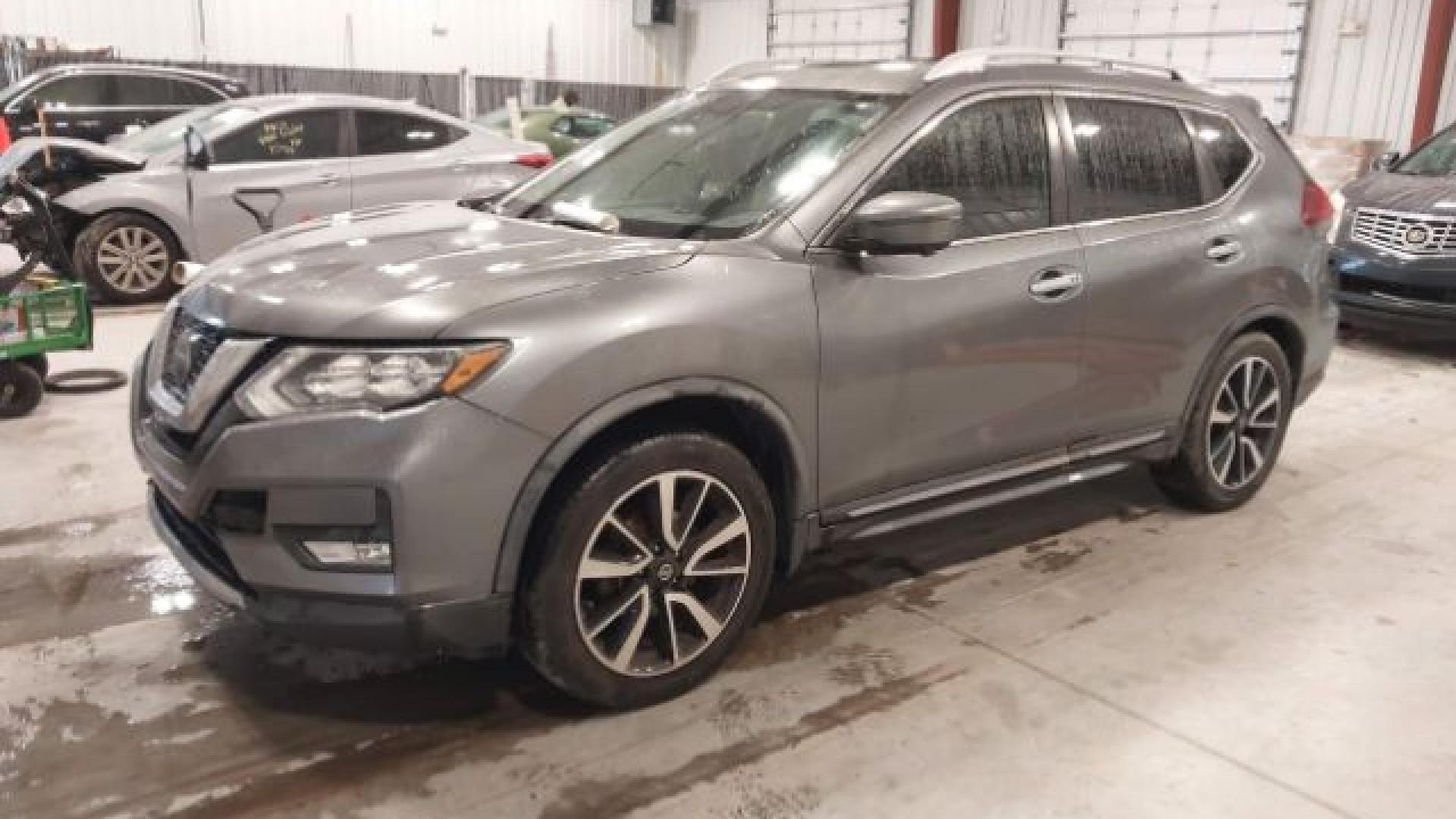 Nissan  - Rogue - 2018 - Silver - 41400786