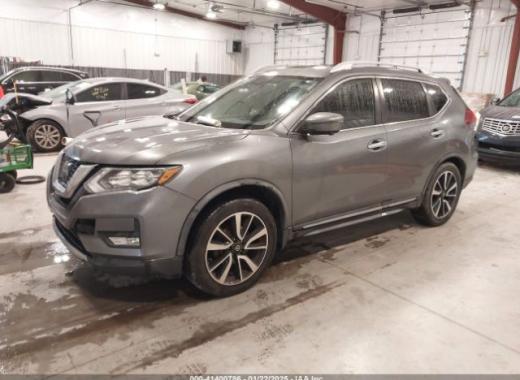 Nissan  - Rogue - 2018 - Silver - 41400786