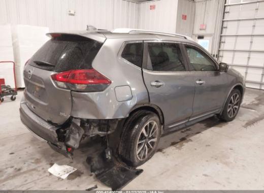 Nissan  - Rogue - 2018 - Silver - 41400786