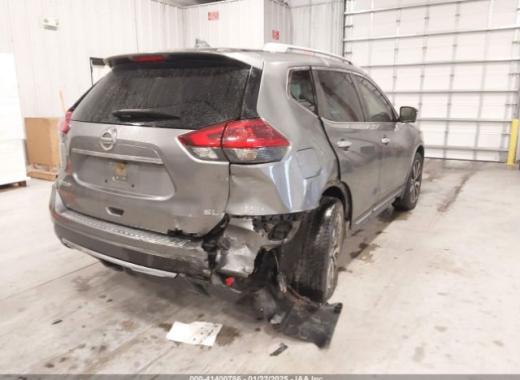 Nissan  - Rogue - 2018 - Silver - 41400786