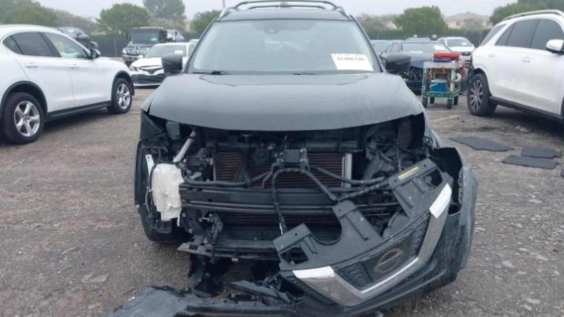 Nissan  - Rogue - 2017 - Black - 41406240