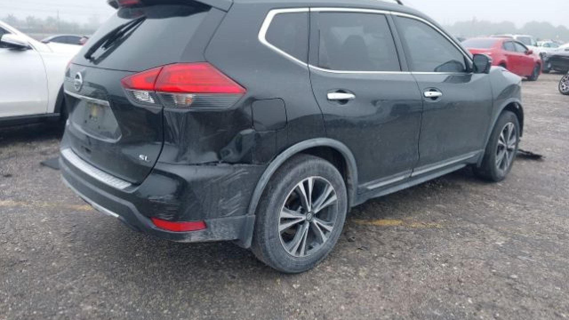 Nissan  - Rogue - 2017 - Black - 41406240