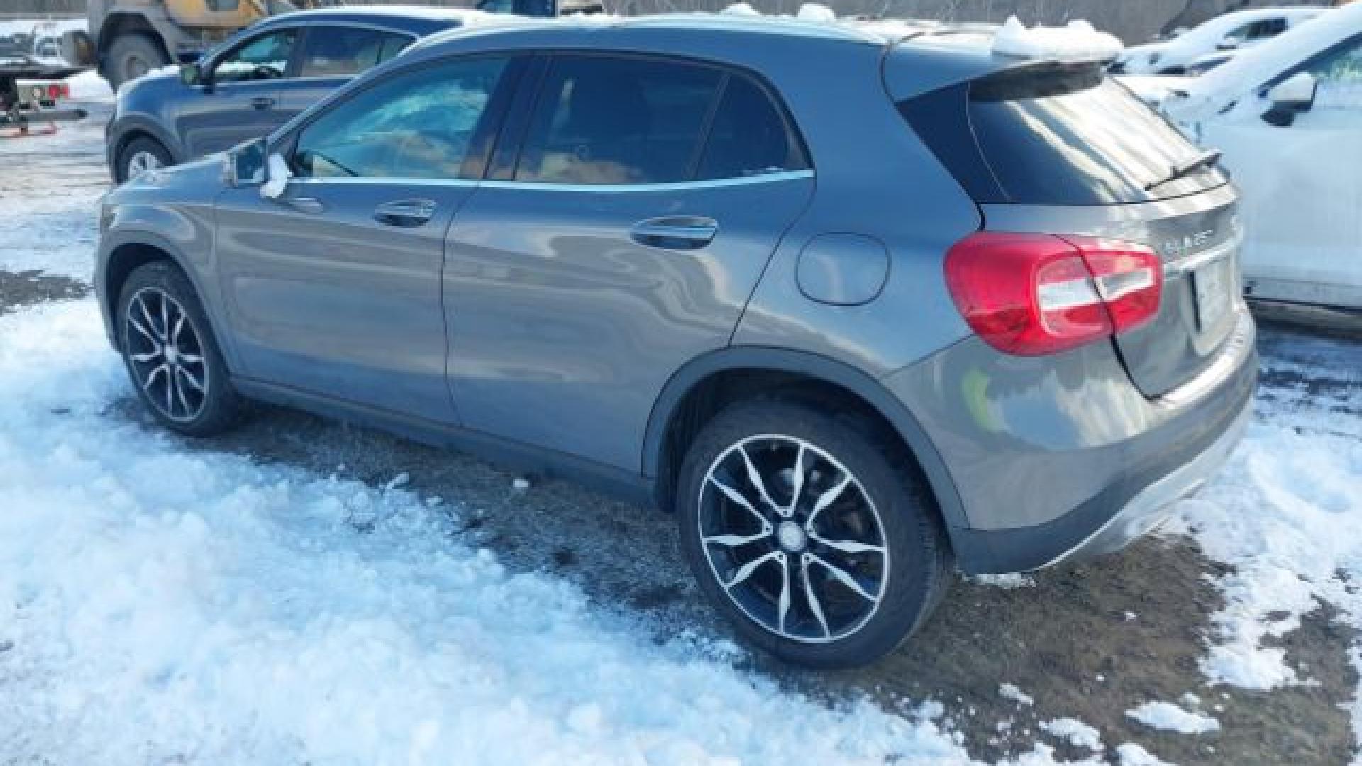 Mercedes - Gla  - 2017 - Grey - 41444683