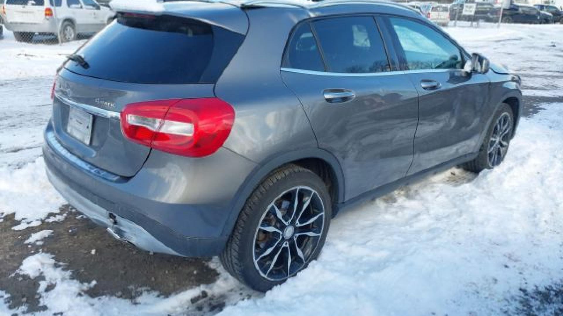 Mercedes - Gla  - 2017 - Grey - 41444683