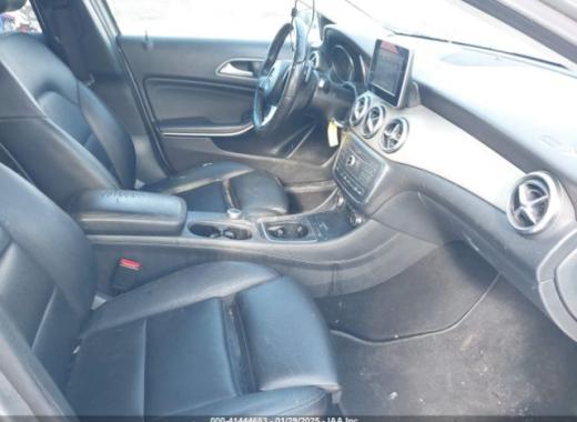 Mercedes - Gla  - 2017 - Grey - 41444683