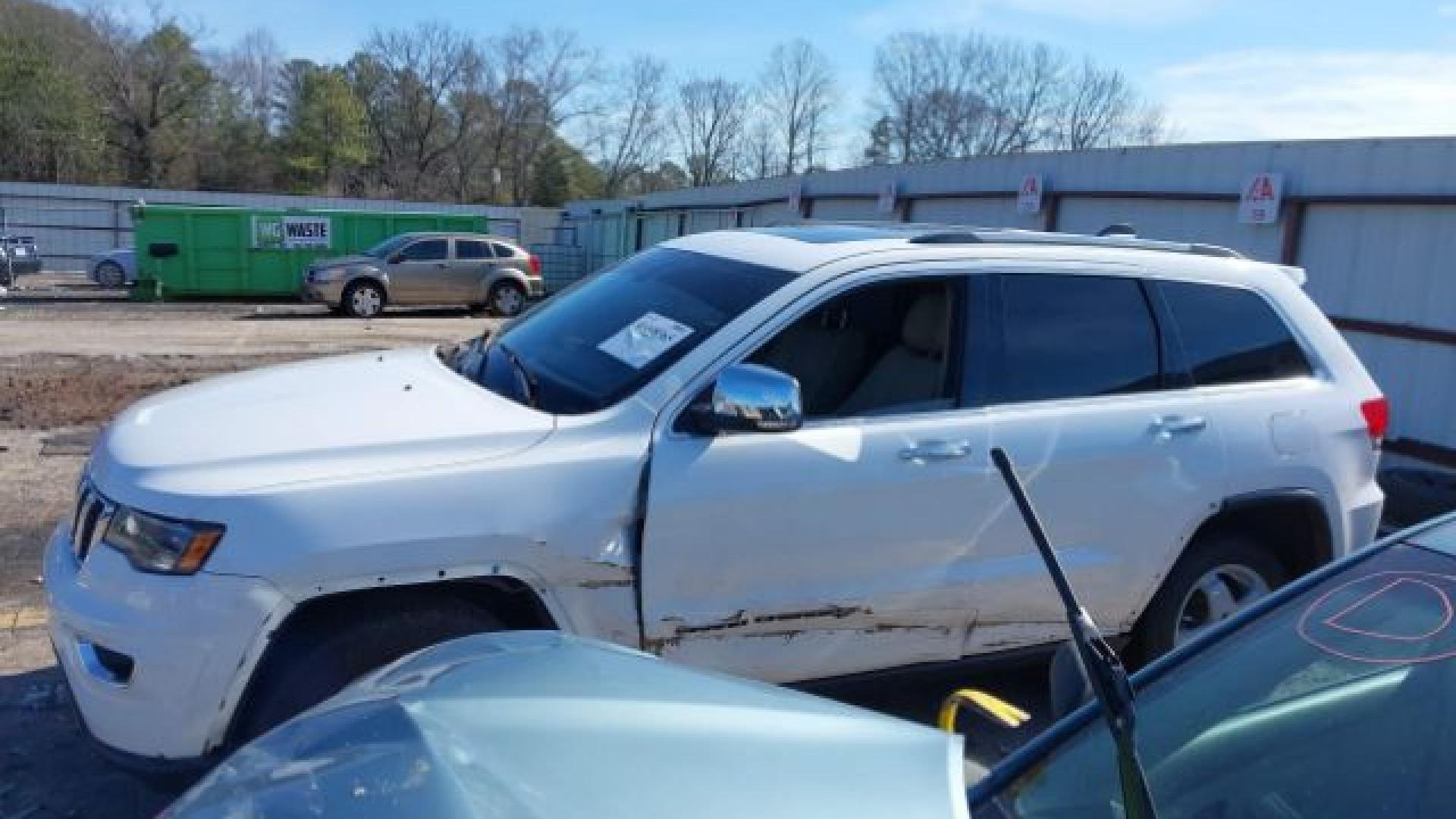 Jeep  - Grand Cherokee - 2017 - White - 41448365