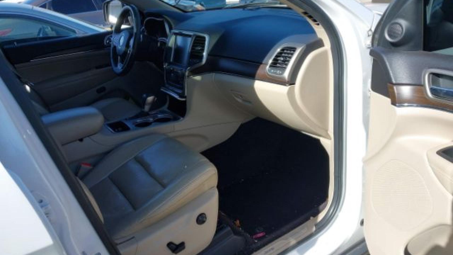 Jeep  - Grand Cherokee - 2017 - White - 41448365