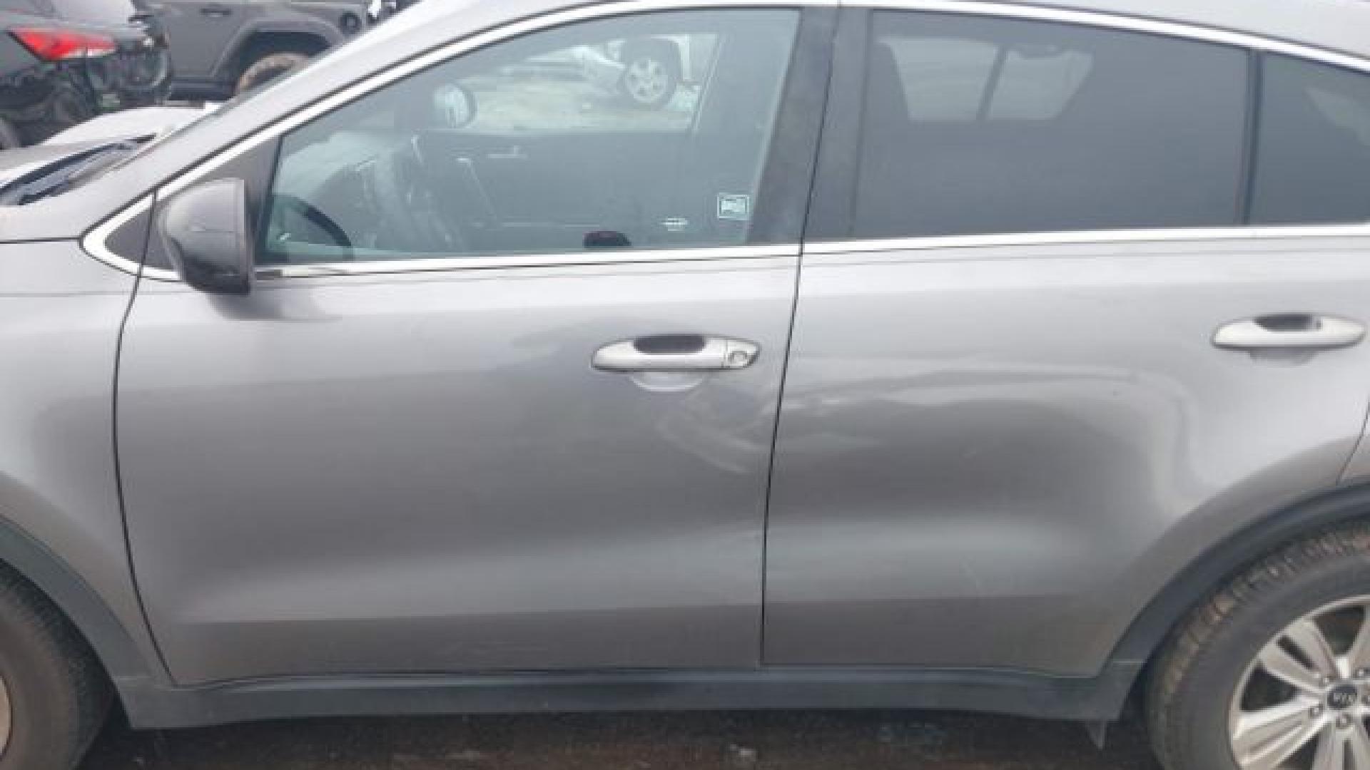 Kia - Sportage - 2017 - Grey - 41453376