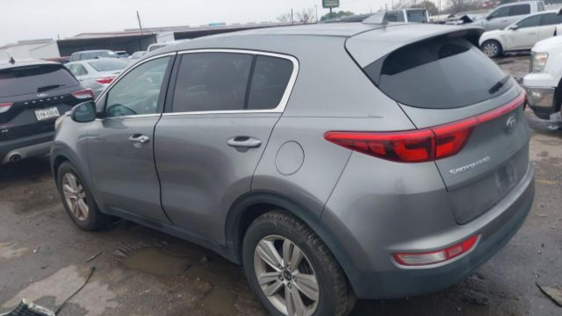 Kia - Sportage - 2017 - Grey - 41453376