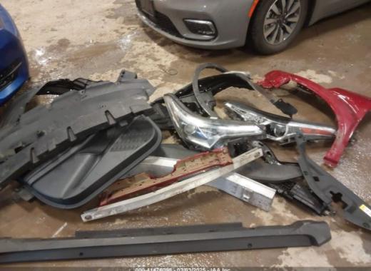 Toyota  - C-Hr  - 2018 - Red - 41476098