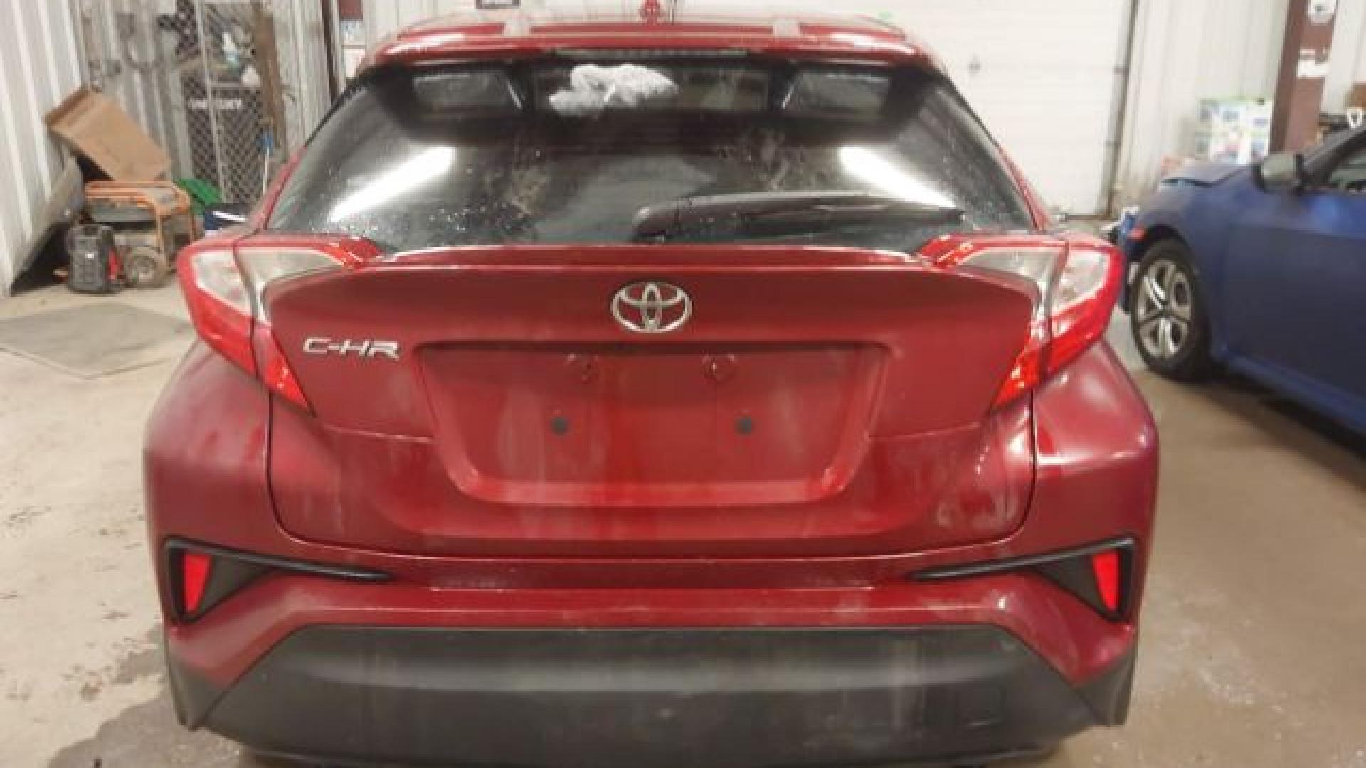 Toyota  - C-Hr  - 2018 - Red - 41476098