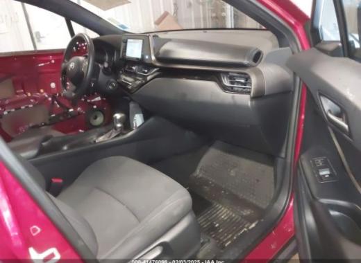 Toyota  - C-Hr  - 2018 - Red - 41476098
