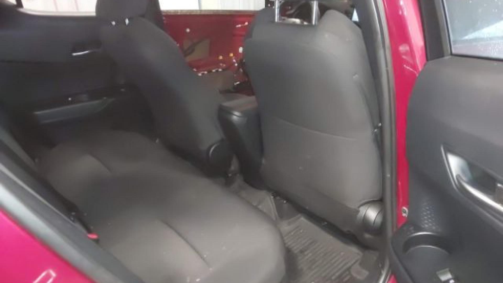 Toyota  - C-Hr  - 2018 - Red - 41476098