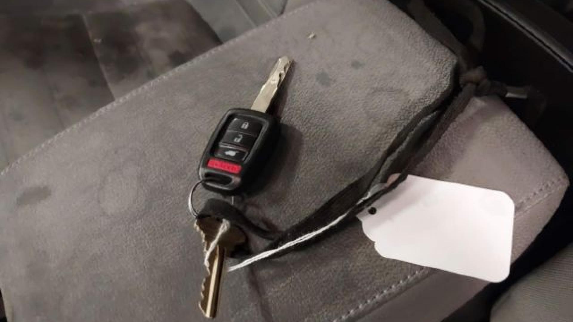 Honda - Cr-V - 2017 - Silver - 41483622