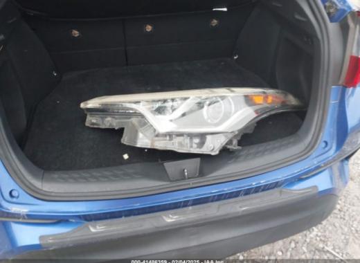 Toyota  - C-Hr  - 2018 - Blue Gitan - 41486359