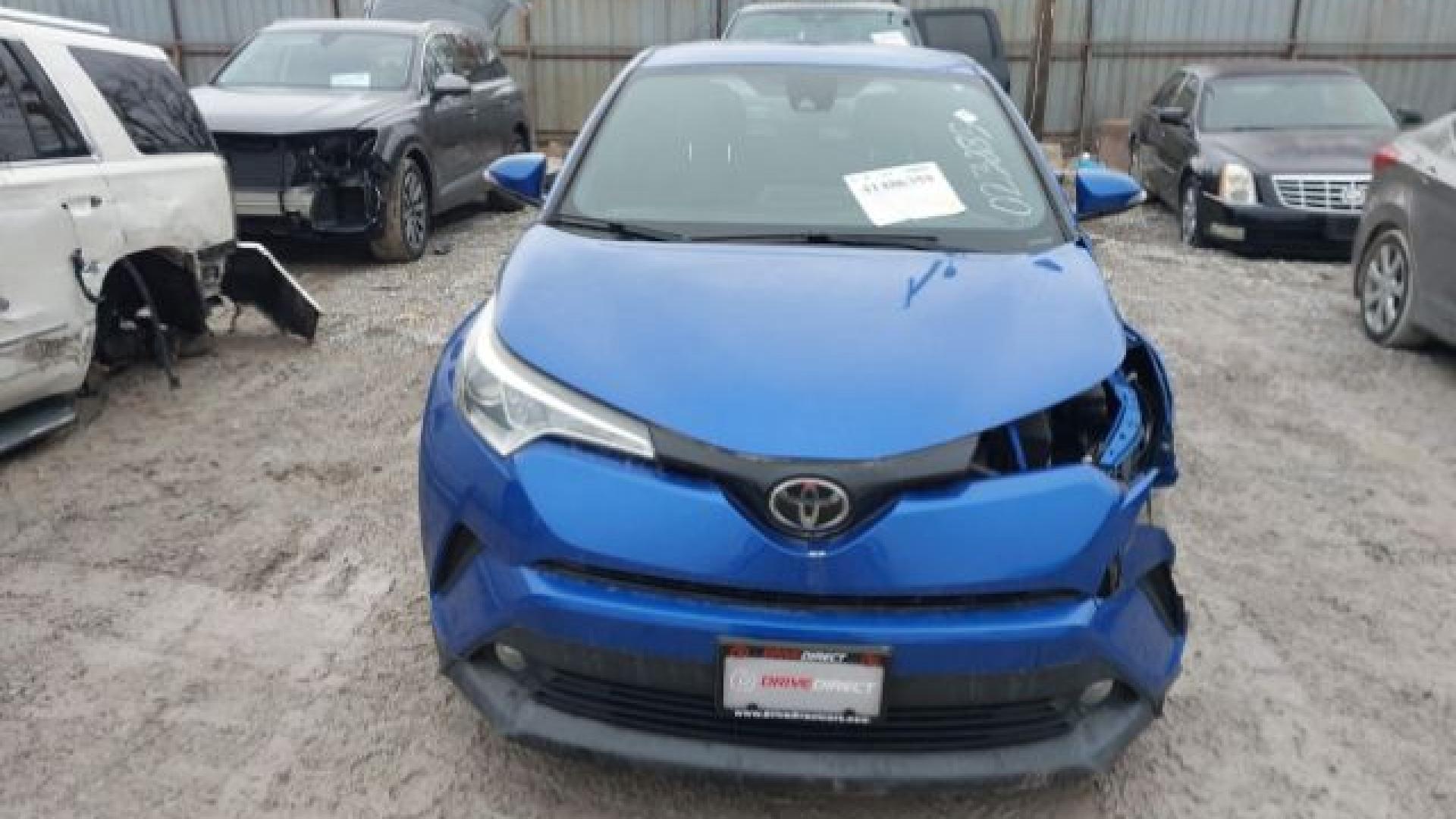 Toyota  - C-Hr  - 2018 - Blue Gitan - 41486359