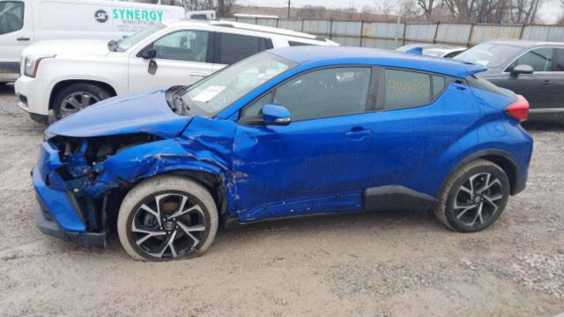 Toyota  - C-Hr  - 2018 - Blue Gitan - 41486359