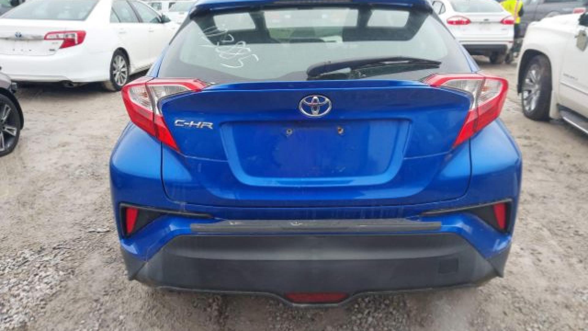 Toyota  - C-Hr  - 2018 - Blue Gitan - 41486359