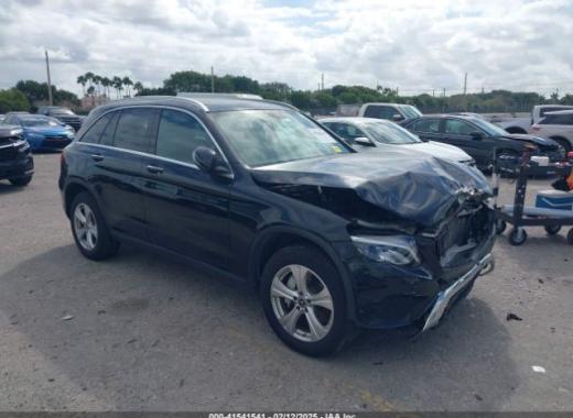 Mercedes - Glc300 - 2018 - Black - 41541541
