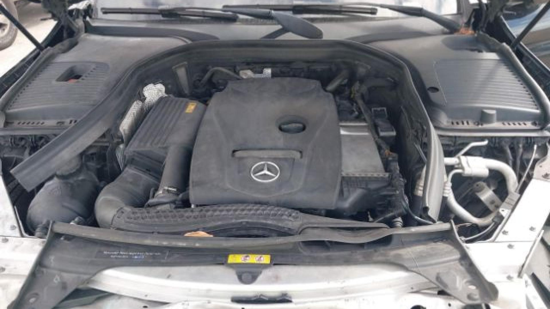 Mercedes - Glc300 - 2018 - Black - 41541541