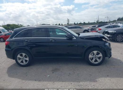 Mercedes - Glc300 - 2018 - Black - 41541541
