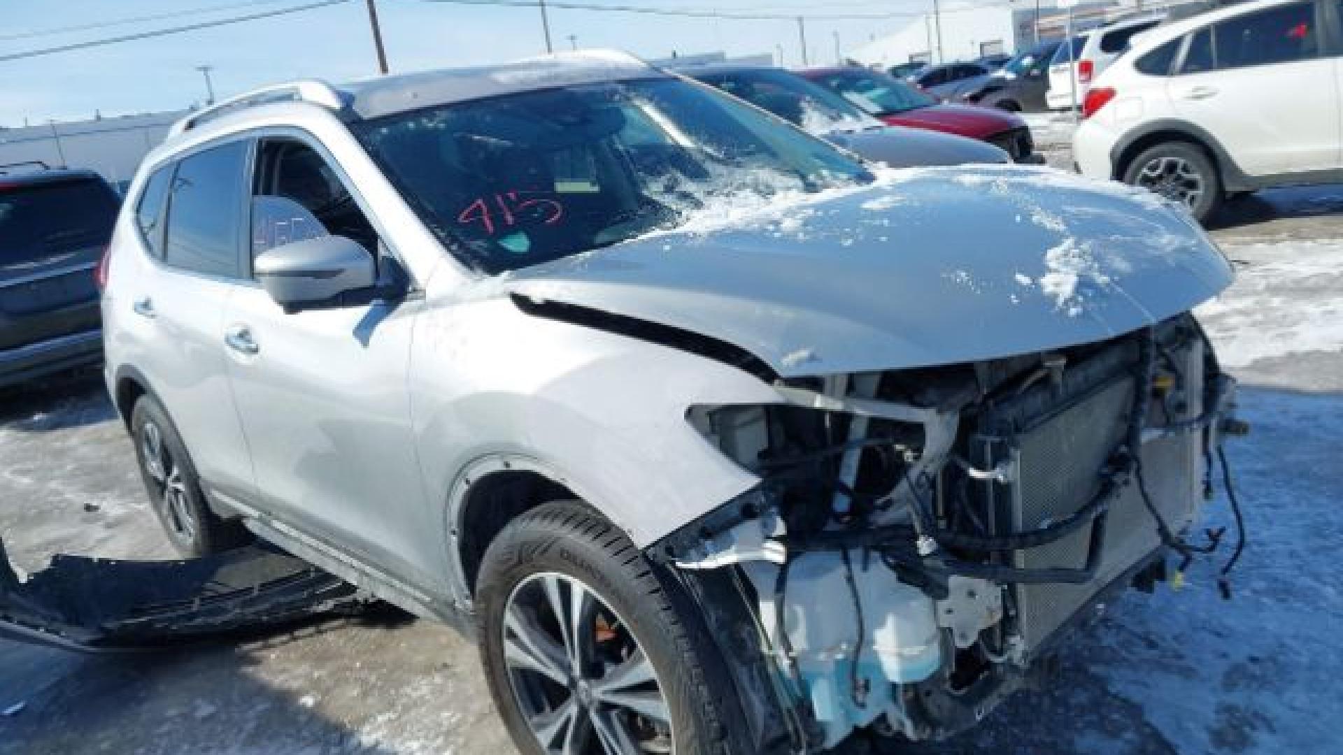 Nissan  - Rogue - 2018 - Silver - 41556251