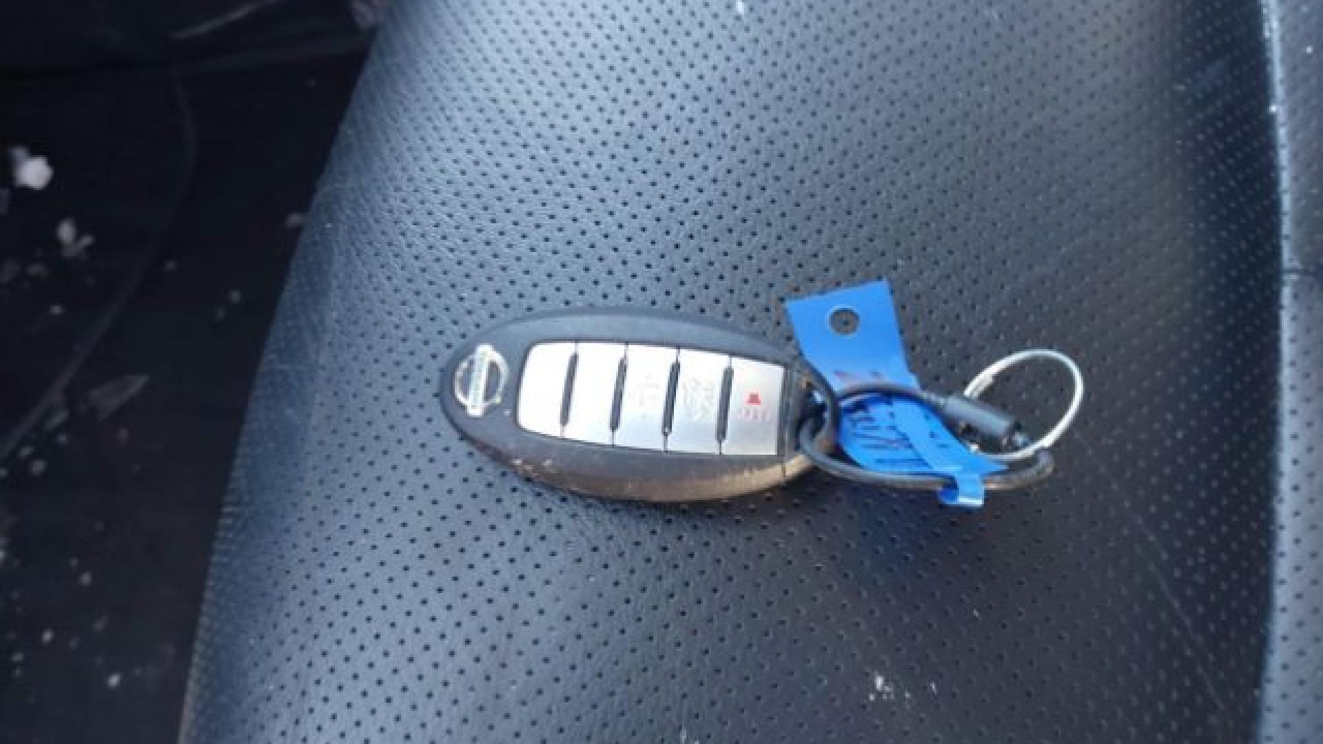 Nissan  - Rogue - 2018 - Silver - 41556251