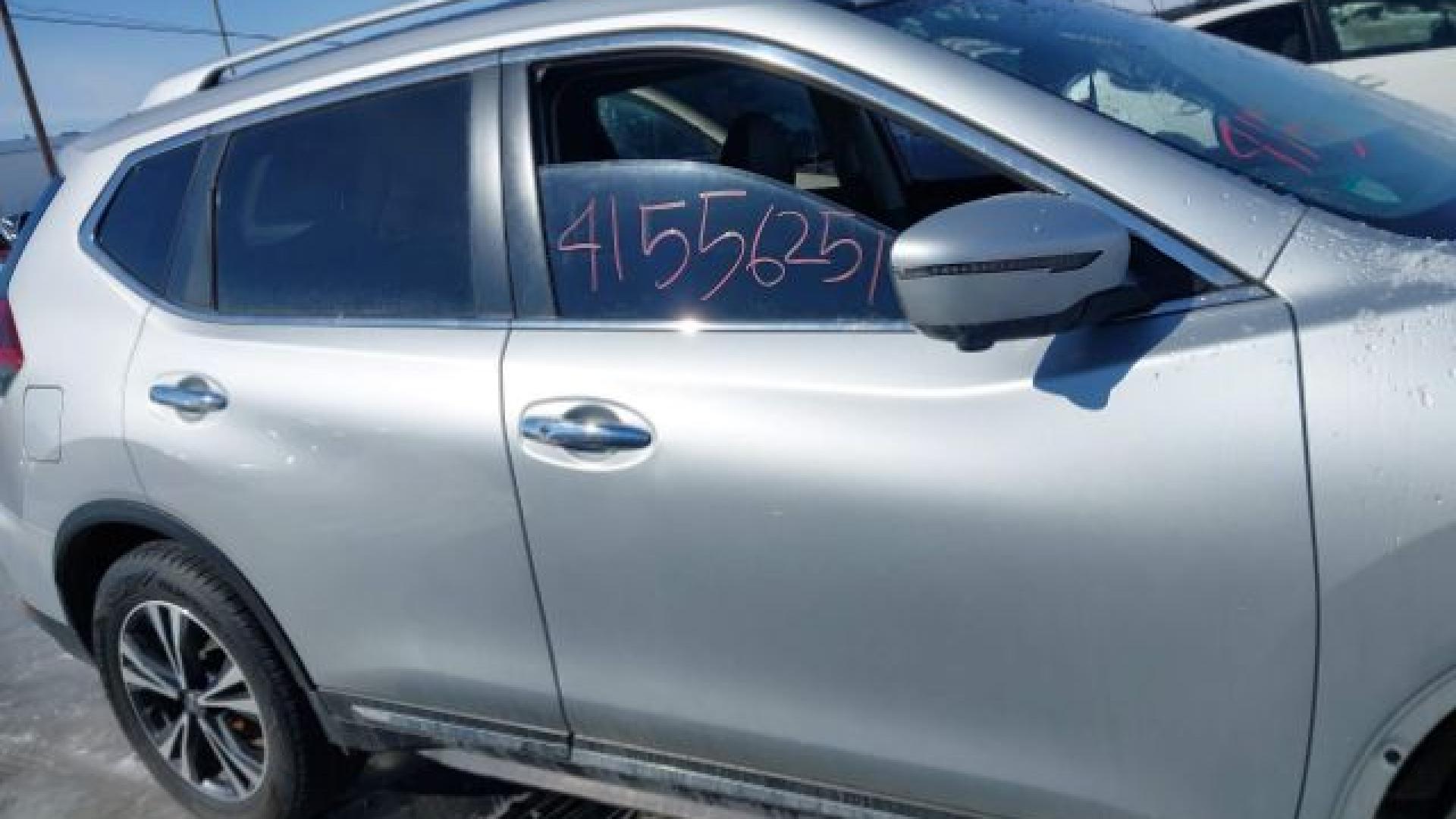 Nissan  - Rogue - 2018 - Silver - 41556251