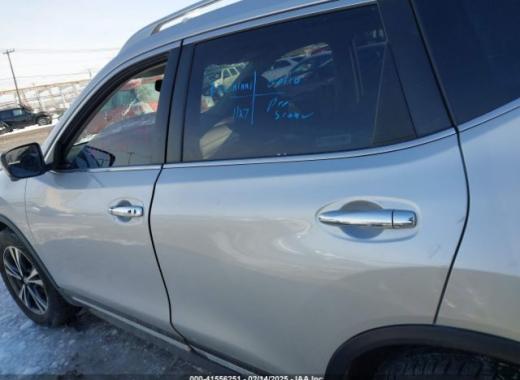 Nissan  - Rogue - 2018 - Silver - 41556251