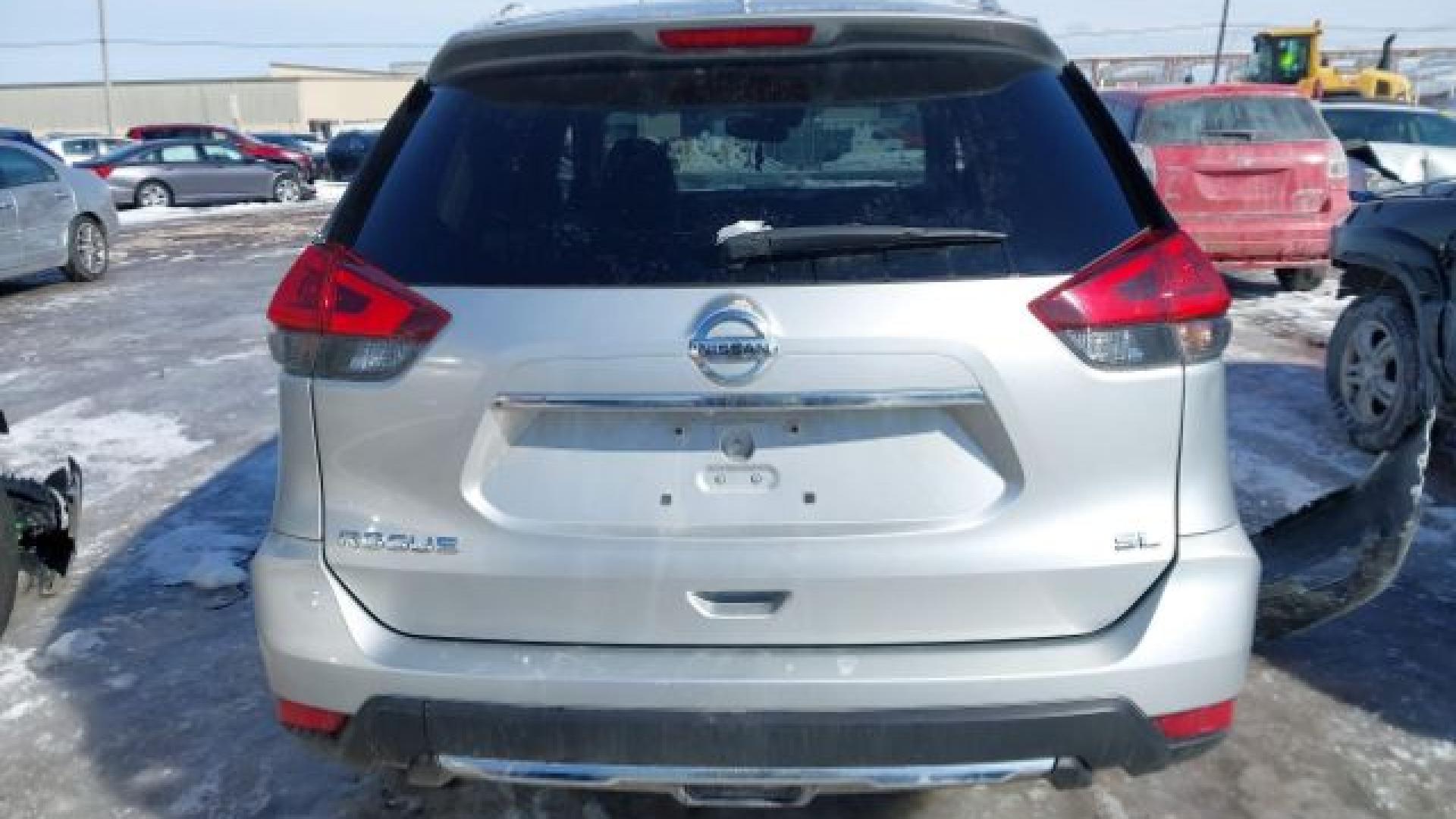 Nissan  - Rogue - 2018 - Silver - 41556251