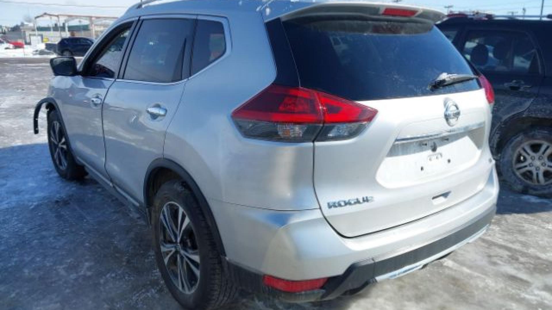 Nissan  - Rogue - 2018 - Silver - 41556251