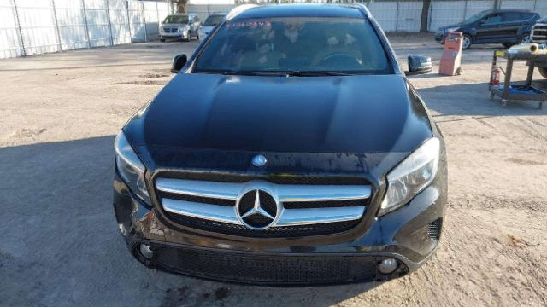 Mercedes - Gla250 - 2017 - Black - 41560243