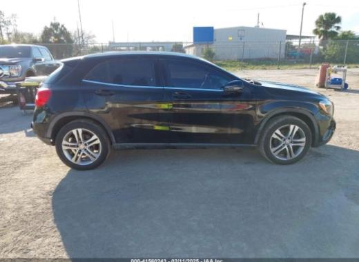 Mercedes - Gla250 - 2017 - Black - 41560243