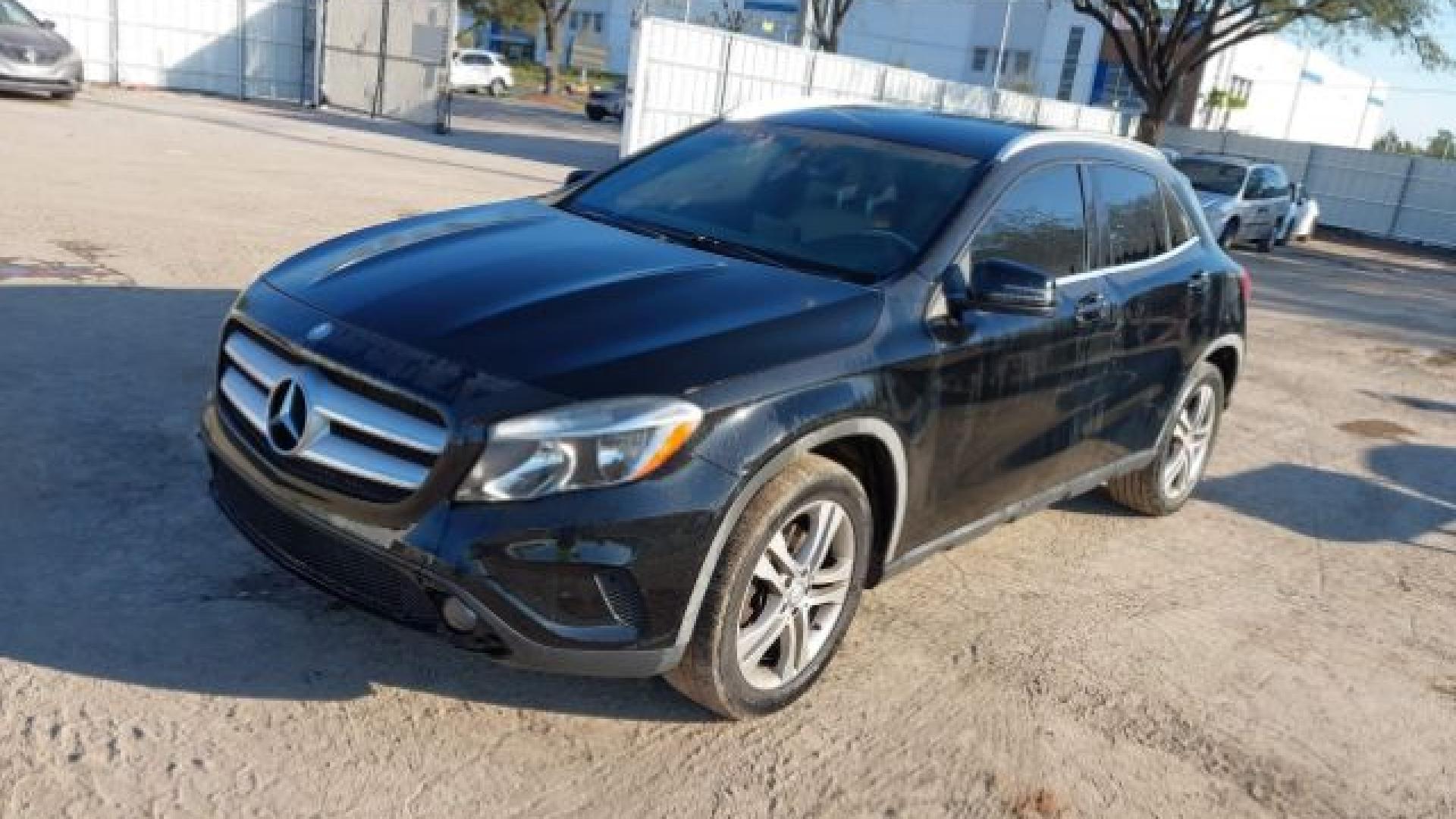 Mercedes - Gla250 - 2017 - Black - 41560243