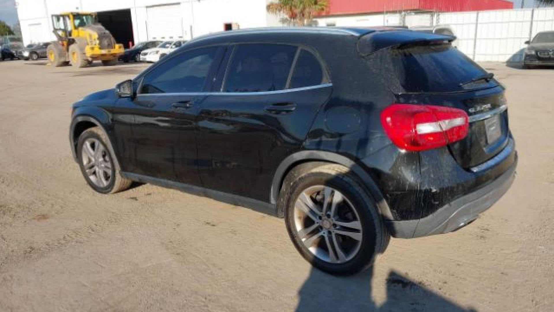 Mercedes - Gla250 - 2017 - Black - 41560243