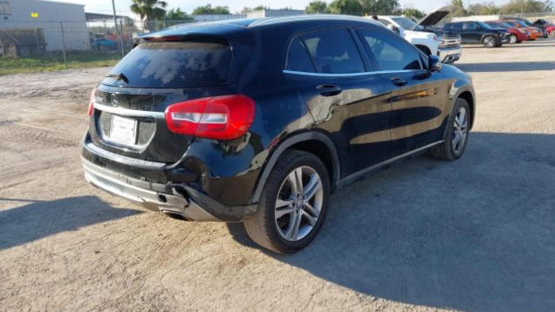 Mercedes - Gla250 - 2017 - Black - 41560243