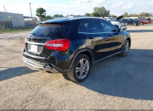 Mercedes - Gla250 - 2017 - Black - 41560243