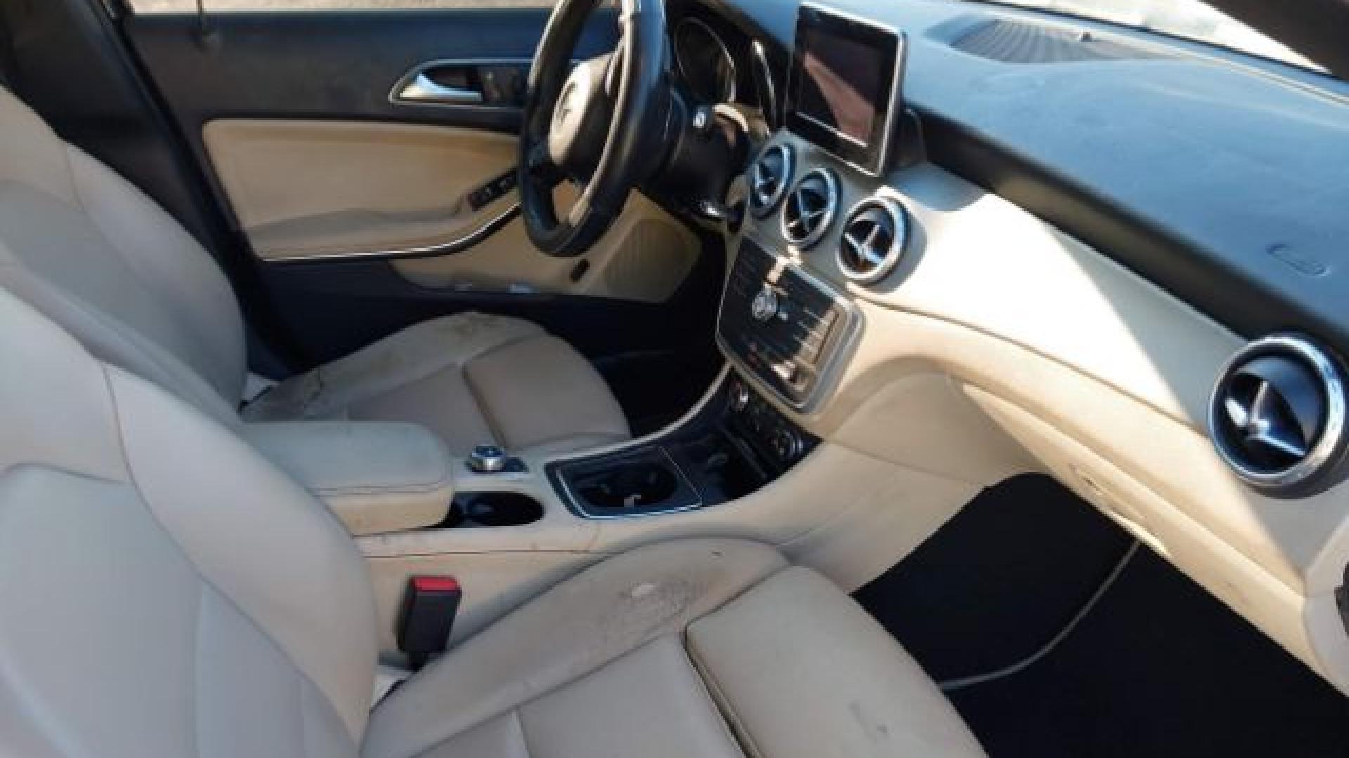 Mercedes - Gla250 - 2017 - Black - 41560243