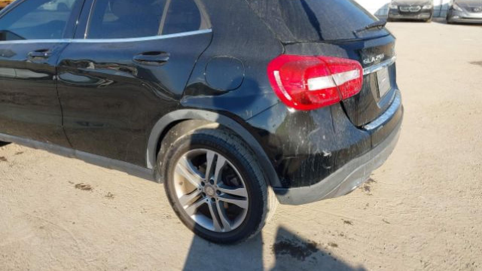 Mercedes - Gla250 - 2017 - Black - 41560243