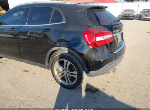 Mercedes - Gla250 - 2017 - Black - 41560243