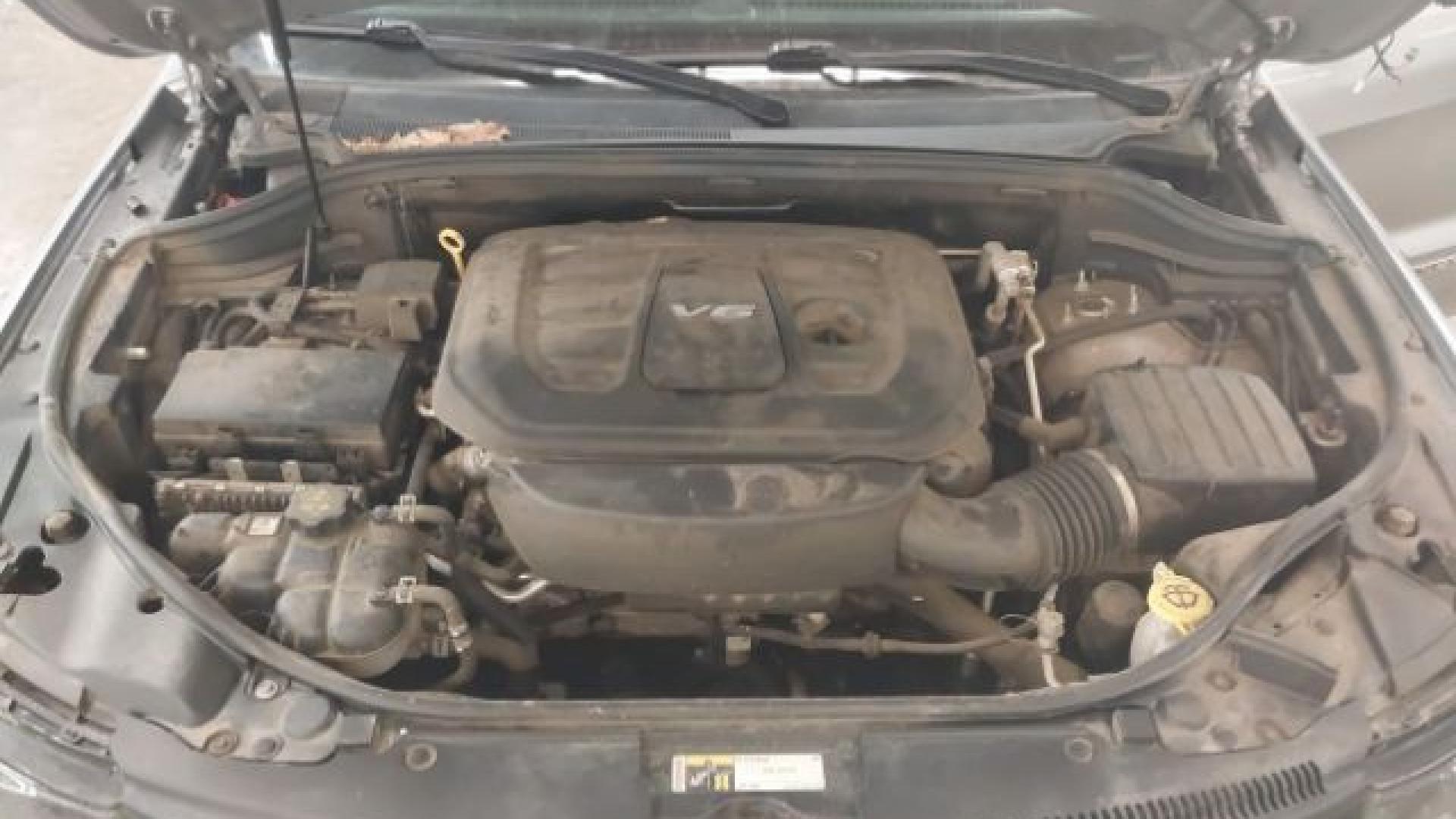 Jeep  - Grand Cherokee - 2017 - Silver - 41696828