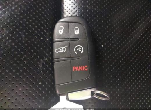 Jeep  - Grand Cherokee - 2017 - Silver - 41696828