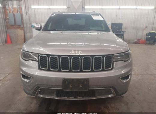 Jeep  - Grand Cherokee - 2017 - Silver - 41696828
