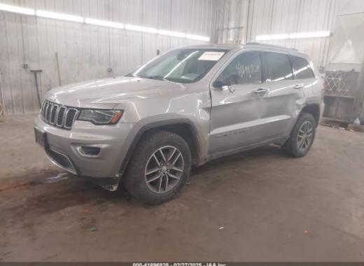 Jeep  - Grand Cherokee - 2017 - Silver - 41696828