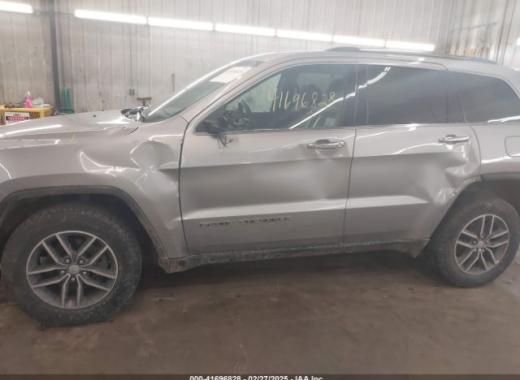Jeep  - Grand Cherokee - 2017 - Silver - 41696828