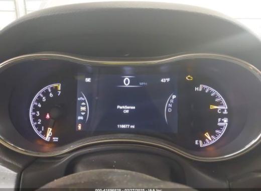 Jeep  - Grand Cherokee - 2017 - Silver - 41696828