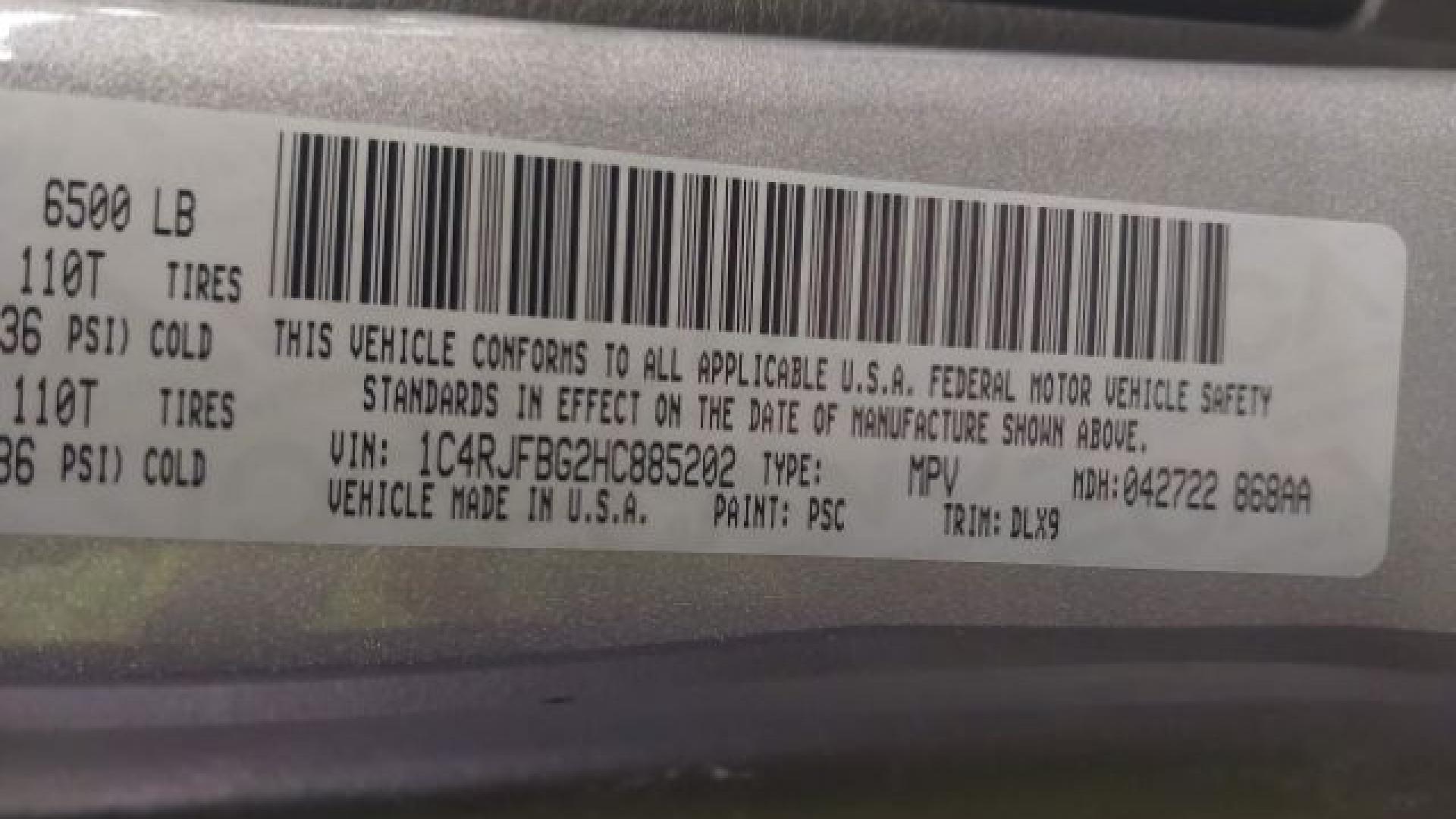 Jeep  - Grand Cherokee - 2017 - Silver - 41696828
