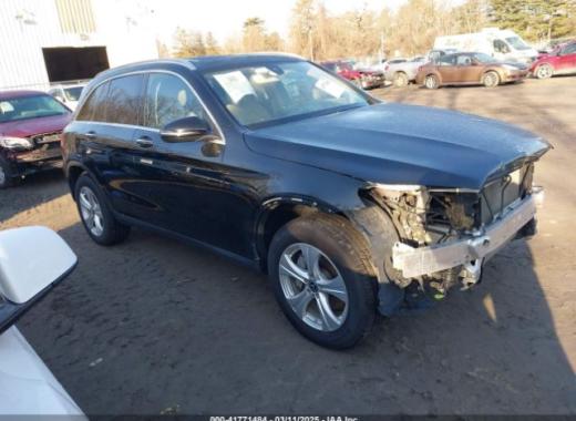 Mercedes - Glc300 - 2018 - Black - 41771484