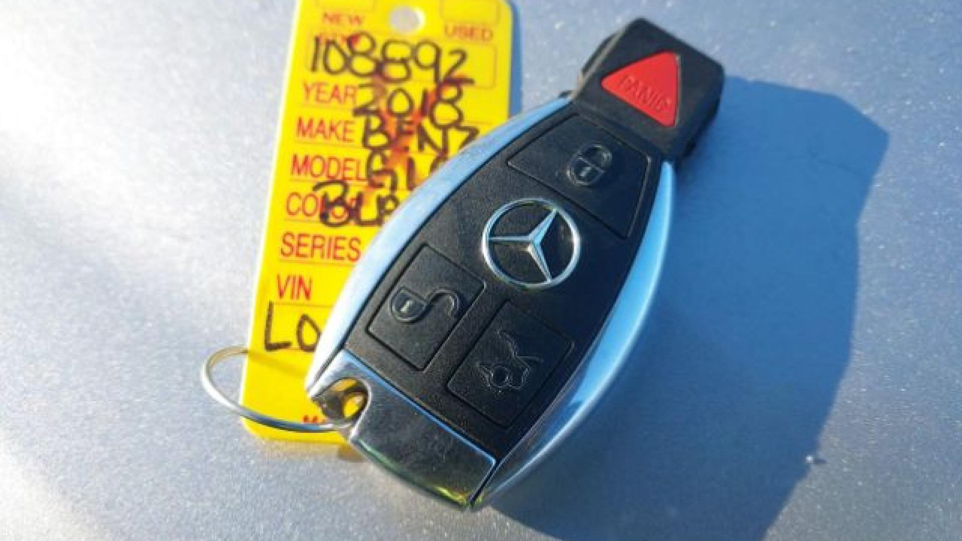 Mercedes - Glc300 - 2018 - Black - 41771484