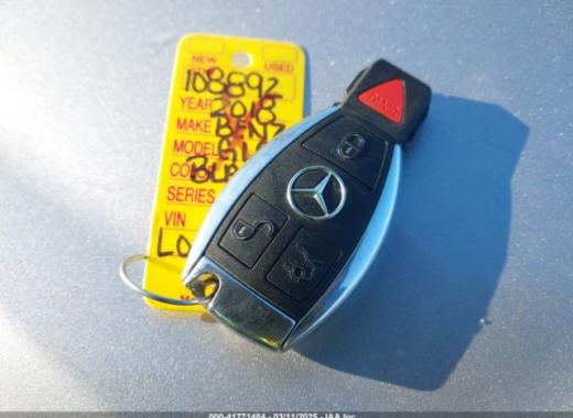 Mercedes - Glc300 - 2018 - Black - 41771484